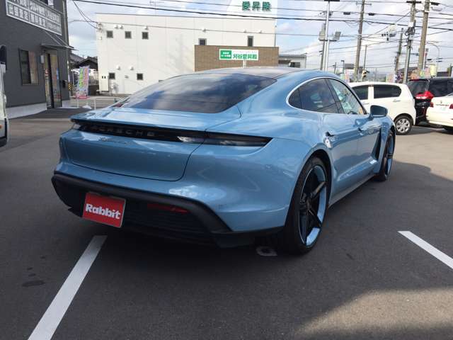 ポルシェ タイカン ４Ｓ パフォーマンスバッテリー プラス ４＋１シート ４ＷＤ R3年 (東海) 99
