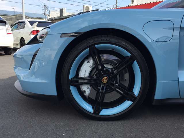 ポルシェ タイカン ４Ｓ パフォーマンスバッテリー プラス ４＋１シート ４ＷＤ R3年 (東海) 99