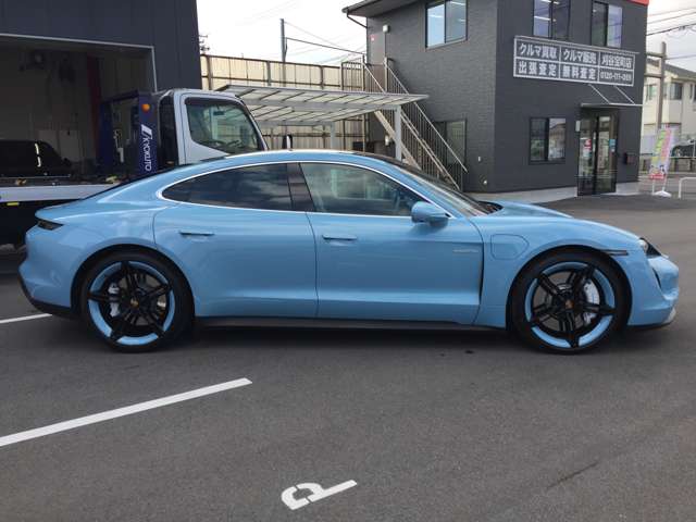 ポルシェ タイカン ４Ｓ パフォーマンスバッテリー プラス ４＋１シート ４ＷＤ R3年 (東海) 99