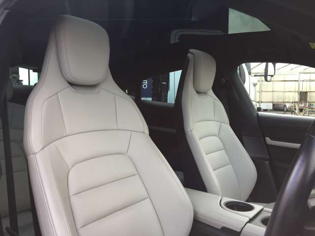 ポルシェ タイカン ４Ｓ パフォーマンスバッテリー プラス ４＋１シート ４ＷＤ R3年 (東海) 99