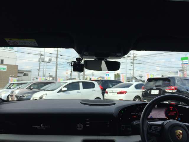 ポルシェ タイカン ４Ｓ パフォーマンスバッテリー プラス ４＋１シート ４ＷＤ R3年 (東海) 99