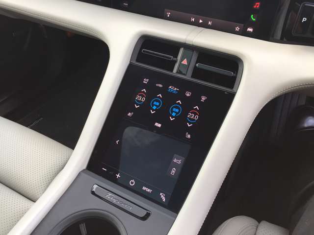 ポルシェ タイカン ４Ｓ パフォーマンスバッテリー プラス ４＋１シート ４ＷＤ R3年 (東海) 99