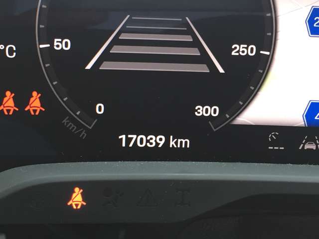 ポルシェ タイカン ４Ｓ パフォーマンスバッテリー プラス ４＋１シート ４ＷＤ R3年 (東海) 99