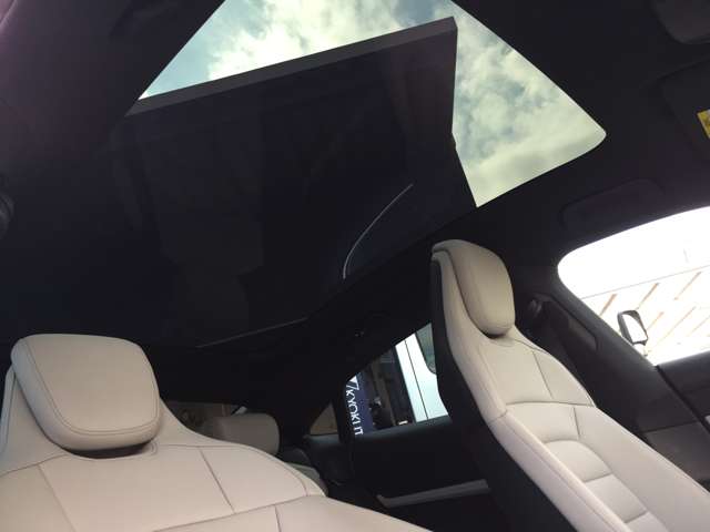 ポルシェ タイカン ４Ｓ パフォーマンスバッテリー プラス ４＋１シート ４ＷＤ R3年 (東海) 99