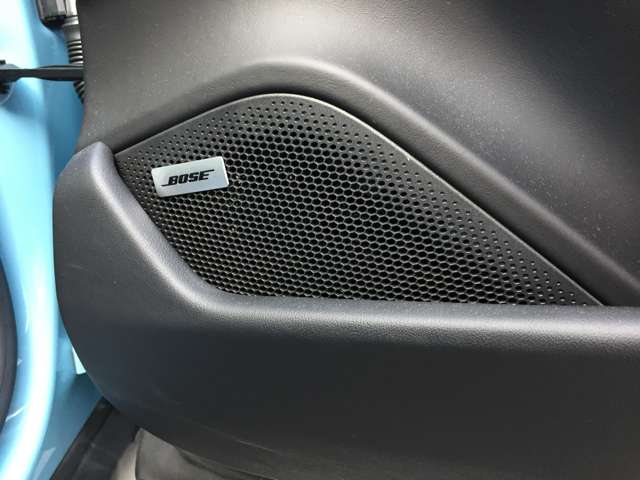 ポルシェ タイカン ４Ｓ パフォーマンスバッテリー プラス ４＋１シート ４ＷＤ R3年 (東海) 99