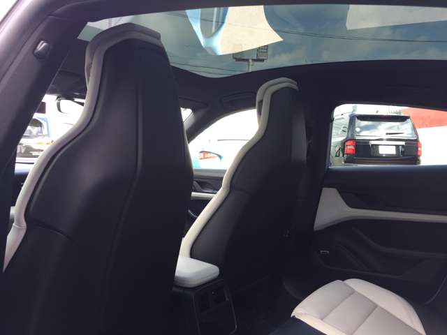 ポルシェ タイカン ４Ｓ パフォーマンスバッテリー プラス ４＋１シート ４ＷＤ R3年 (東海) 99