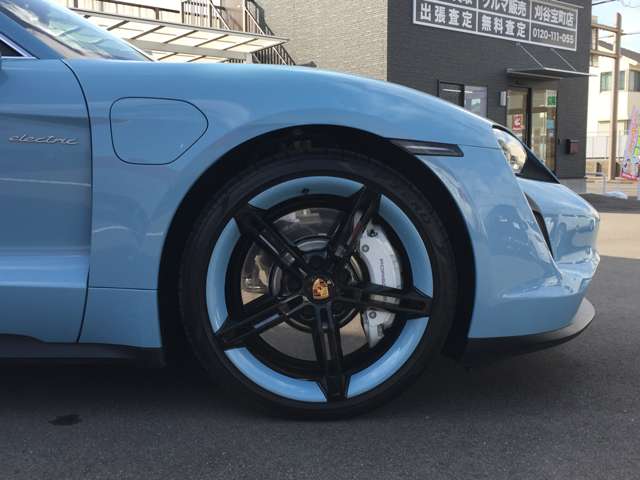 ポルシェ タイカン ４Ｓ パフォーマンスバッテリー プラス ４＋１シート ４ＷＤ R3年 (東海) 99