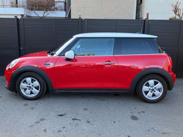 ミニ ミニ クーパー ３ドア ＤＣＴ R1年 (近畿) 99