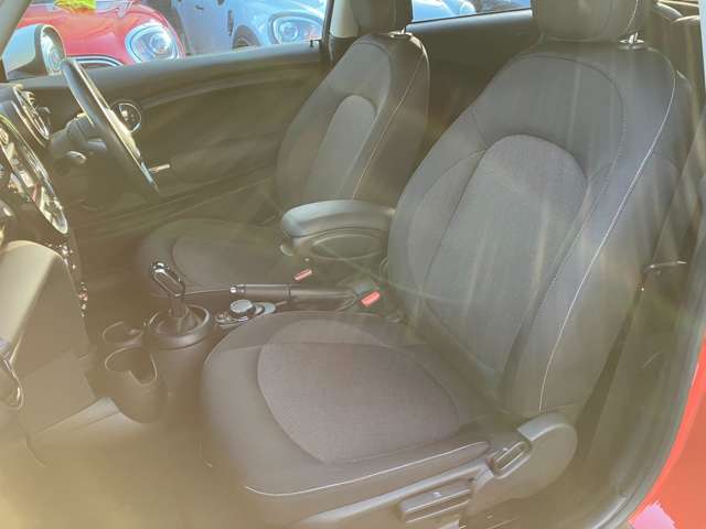 ミニ ミニ クーパー ３ドア ＤＣＴ R1年 (近畿) 99