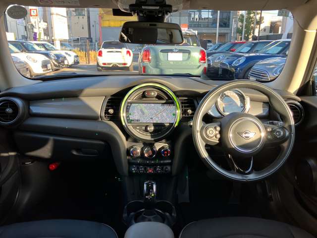 ミニ ミニ クーパー ３ドア ＤＣＴ R1年 (近畿) 99