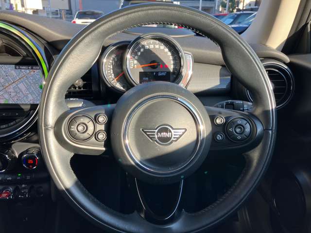 ミニ ミニ クーパー ３ドア ＤＣＴ R1年 (近畿) 99