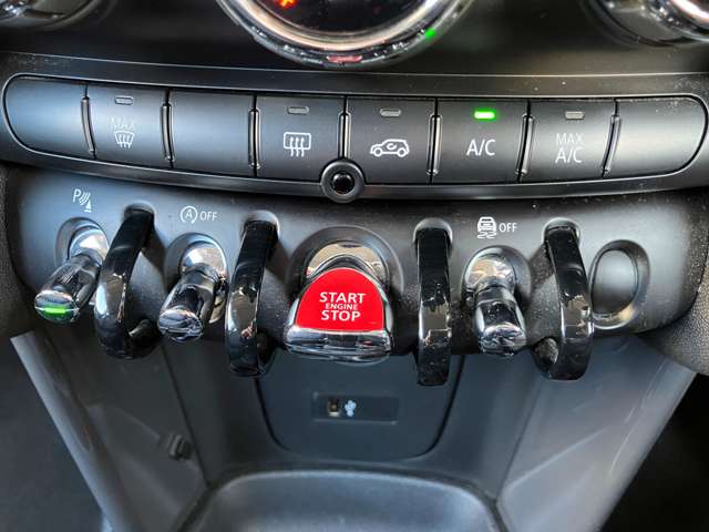 ミニ ミニ クーパー ３ドア ＤＣＴ R1年 (近畿) 99