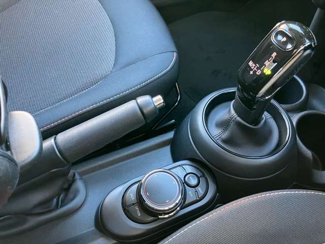 ミニ ミニ クーパー ３ドア ＤＣＴ R1年 (近畿) 99