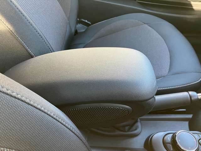 ミニ ミニ クーパー ３ドア ＤＣＴ R1年 (近畿) 99