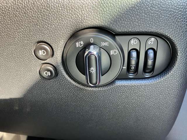 ミニ ミニ クーパー ３ドア ＤＣＴ R1年 (近畿) 99