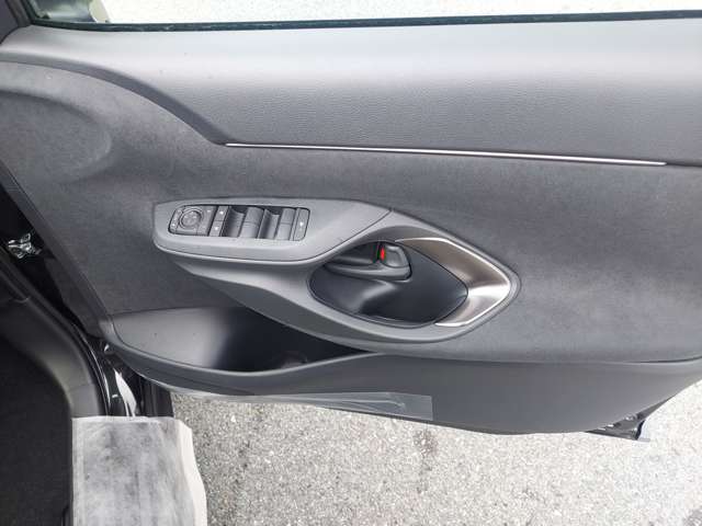 トヨタ ヤリスクロス　ハイブリッド １．５ ハイブリッド Ｚ R7年 (九州・沖縄) 99