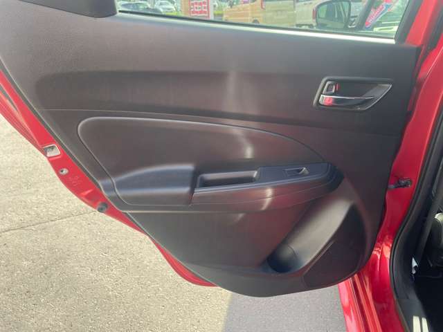 スズキ スイフト １．２ ハイブリッド ＲＳ セーフティパッケージ装着車 ４ＷＤ H29年 (北海道) 99