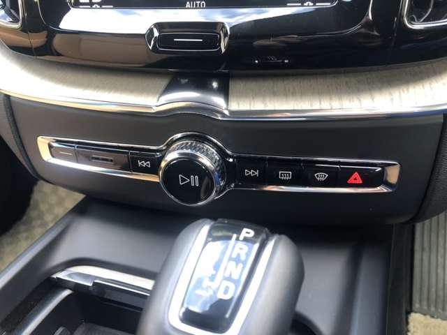 ボルボ ＸＣ６０ Ｄ４ ＡＷＤ インスクリプション ディーゼルターボ ４ＷＤ H30年 (東北) 99