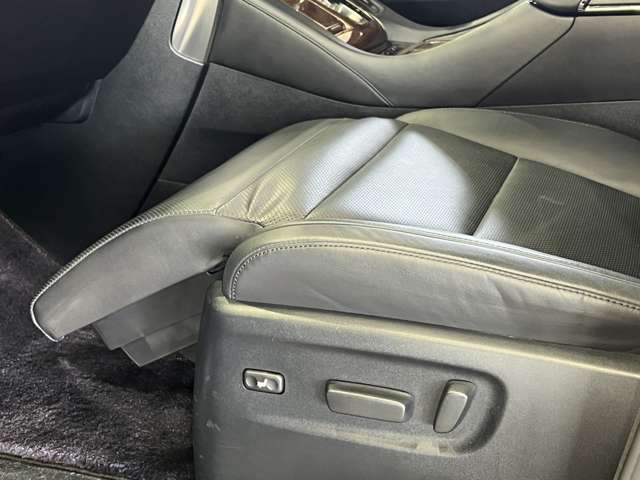 トヨタ アルファード ３．５ エグゼクティブ ラウンジ H28年 (関東) 99