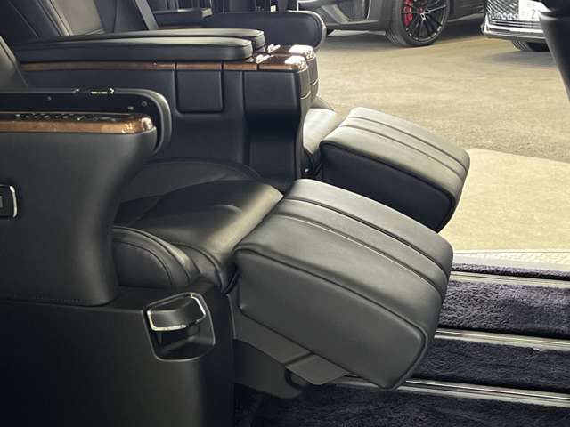 トヨタ アルファード ３．５ エグゼクティブ ラウンジ H28年 (関東) 99