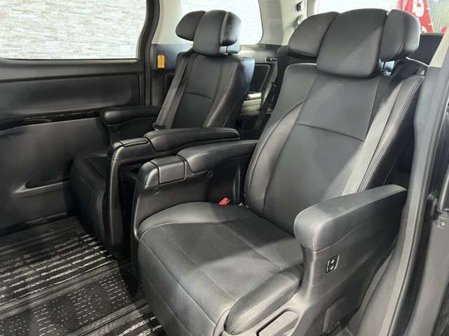 トヨタ アルファード　ハイブリッド ２．４ ＳＲ Ｃパッケージ ４ＷＤ H25年 (関東) 99