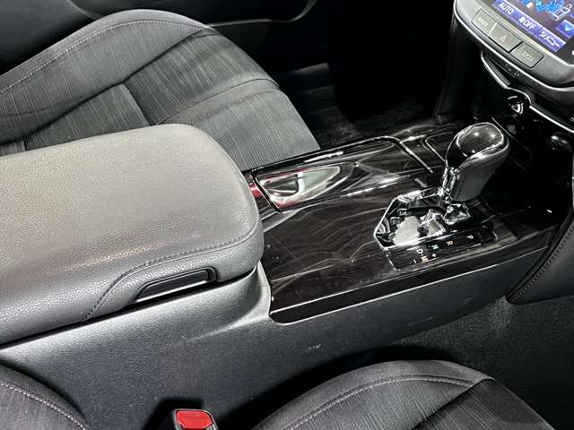 トヨタ クラウンアスリート ２．０ Ｓ－Ｔ H28年 (関東) 99