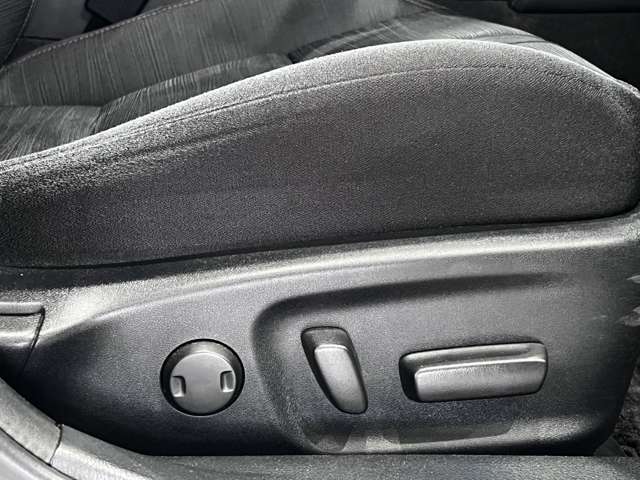 トヨタ クラウンアスリート ２．０ Ｓ－Ｔ H28年 (関東) 99