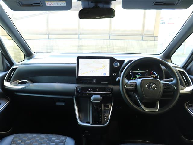 トヨタ ヴォクシー １．８ ハイブリッド Ｓ－Ｚ R5年 (関東) 99