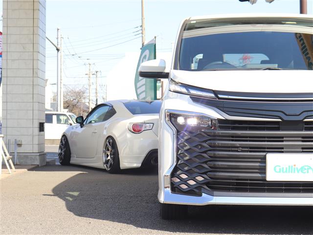 トヨタ ヴォクシー １．８ ハイブリッド Ｓ－Ｚ R5年 (関東) 99