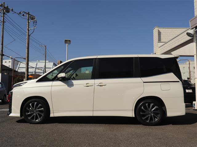 トヨタ ヴォクシー １．８ ハイブリッド Ｓ－Ｚ R5年 (関東) 99