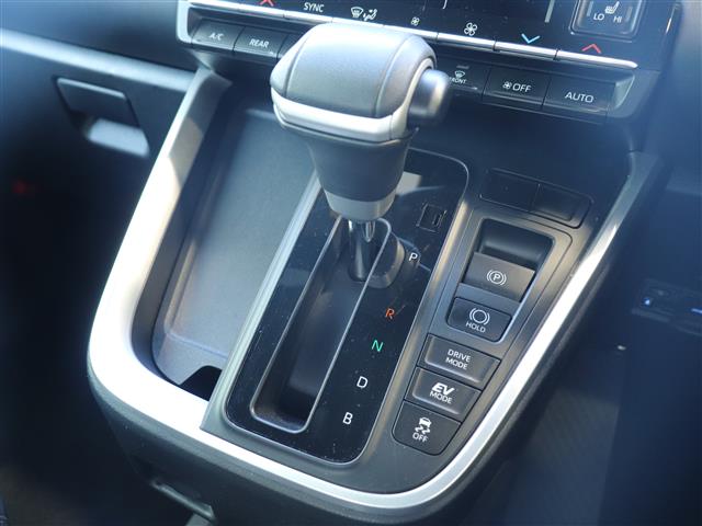 トヨタ ヴォクシー １．８ ハイブリッド Ｓ－Ｚ R5年 (関東) 99