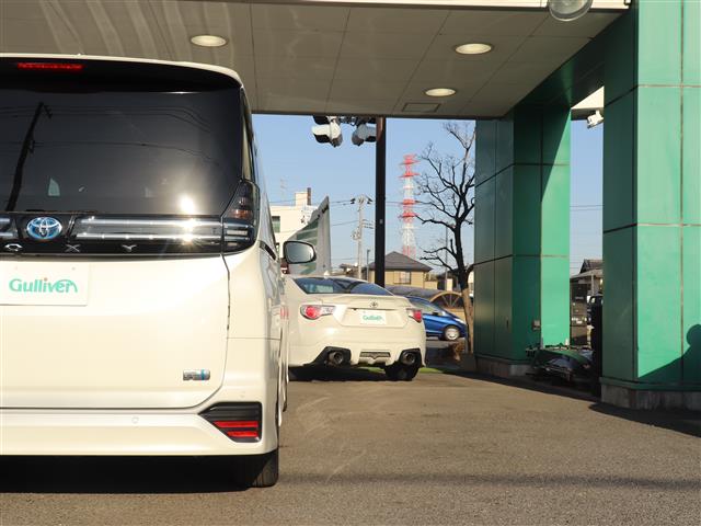 トヨタ ヴォクシー １．８ ハイブリッド Ｓ－Ｚ R5年 (関東) 99