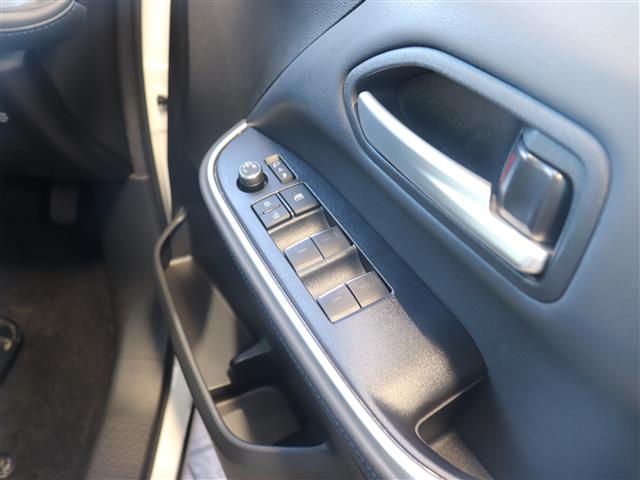 トヨタ ヴォクシー １．８ ハイブリッド Ｓ－Ｚ R5年 (関東) 99