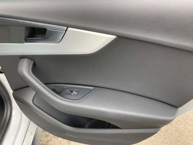 アウディ Ａ５　スポーツバック ２．０ ＴＦＳＩ クワトロ スポーツ Ｓラインパッケージ ４ＷＤ H30年 (東北) 99