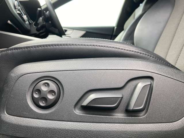 アウディ Ａ５　スポーツバック ２．０ ＴＦＳＩ クワトロ スポーツ Ｓラインパッケージ ４ＷＤ H30年 (東北) 99