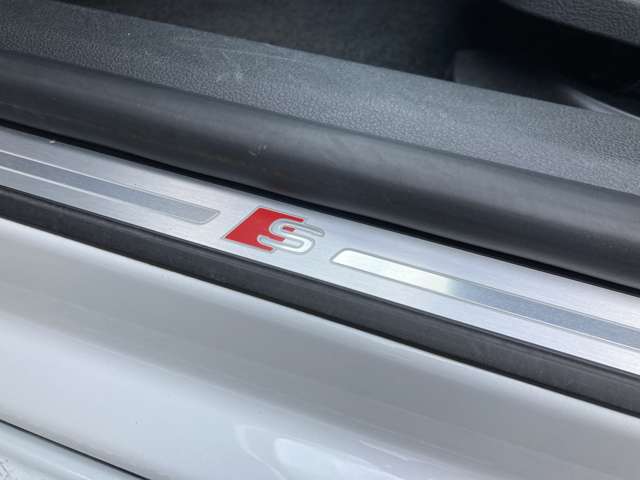 アウディ Ａ５　スポーツバック ２．０ ＴＦＳＩ クワトロ スポーツ Ｓラインパッケージ ４ＷＤ H30年 (東北) 99