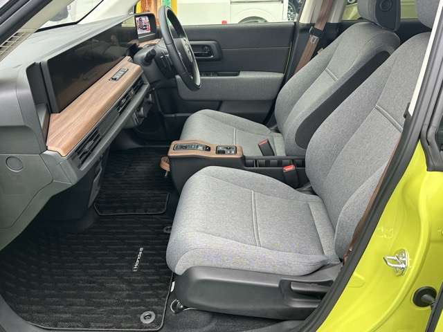 ホンダ Ｈｏｎｄａ　ｅ ベースモデル R2年 (東海) 99