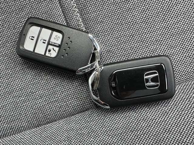 ホンダ Ｈｏｎｄａ　ｅ ベースモデル R2年 (東海) 99