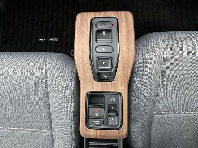 ホンダ Ｈｏｎｄａ　ｅ ベースモデル R2年 (東海) 99