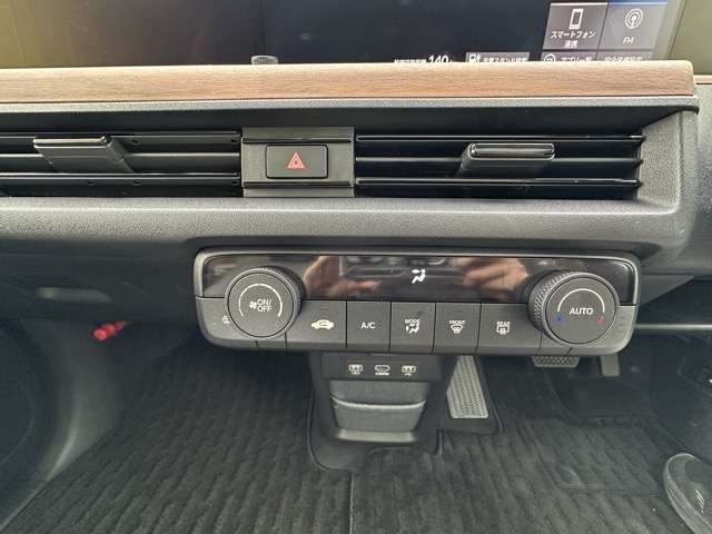 ホンダ Ｈｏｎｄａ　ｅ ベースモデル R2年 (東海) 99