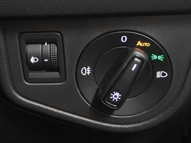 フォルクスワーゲン ポロ ＴＳＩ　アクティブ R4年 (関東) 99