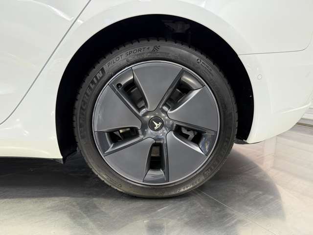 テスラ モデル３ スタンダードレンジ R3年 (関東) 99