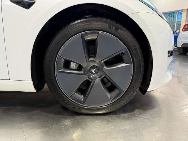 テスラ モデル３ スタンダードレンジ R3年 (関東) 99