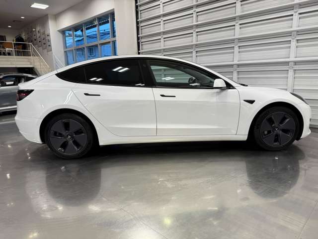 テスラ モデル３ スタンダードレンジ R3年 (関東) 99