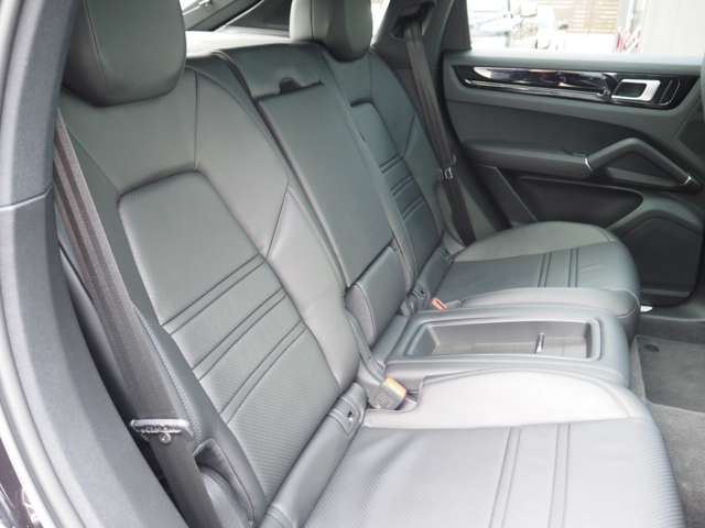 ポルシェ カイエン ハイブリッド Ｅハイブリッド ティプトロニックＳ ４ＷＤ R2年 (近畿) 99