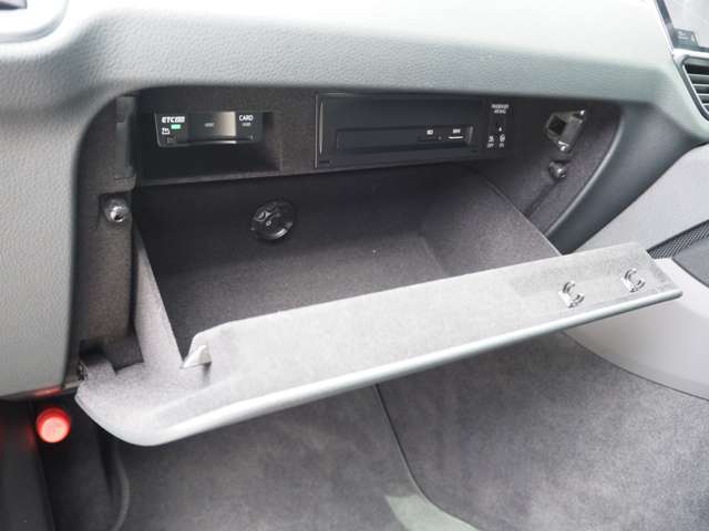 ポルシェ カイエン ハイブリッド Ｅハイブリッド ティプトロニックＳ ４ＷＤ R2年 (近畿) 99