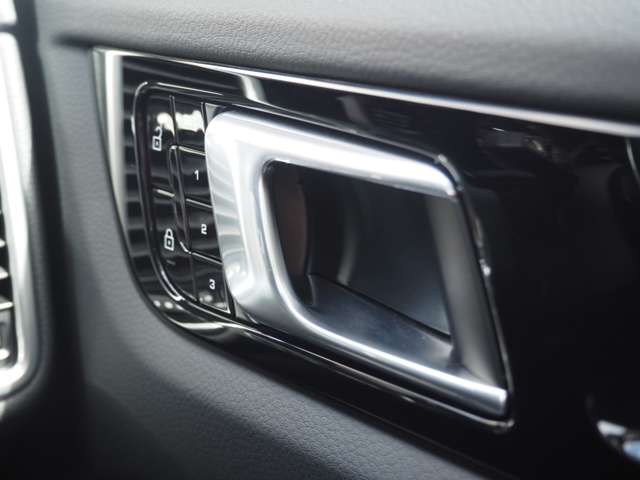 ポルシェ カイエン ハイブリッド Ｅハイブリッド ティプトロニックＳ ４ＷＤ R2年 (近畿) 99