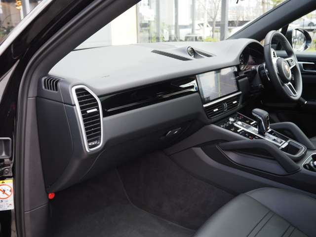 ポルシェ カイエン ハイブリッド Ｅハイブリッド ティプトロニックＳ ４ＷＤ R2年 (近畿) 99