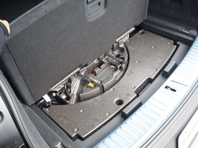 ポルシェ カイエン ハイブリッド Ｅハイブリッド ティプトロニックＳ ４ＷＤ R2年 (近畿) 99