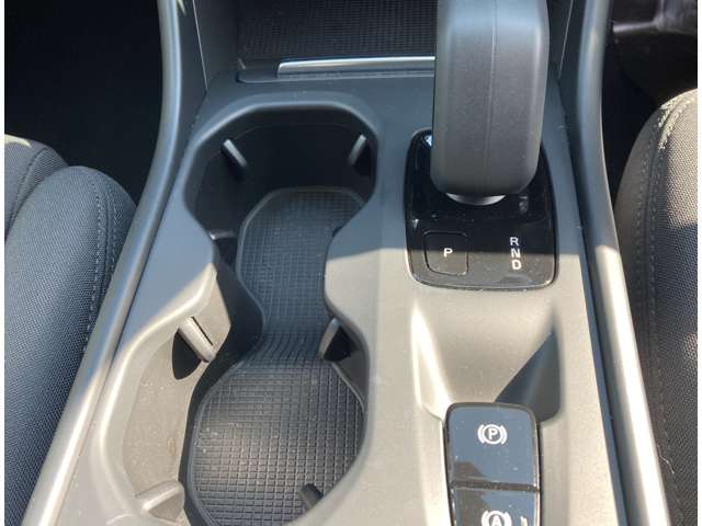 ボルボ ＸＣ４０ Ｂ４ ＡＷＤ モメンタム ４ＷＤ R3年 (関東) 99